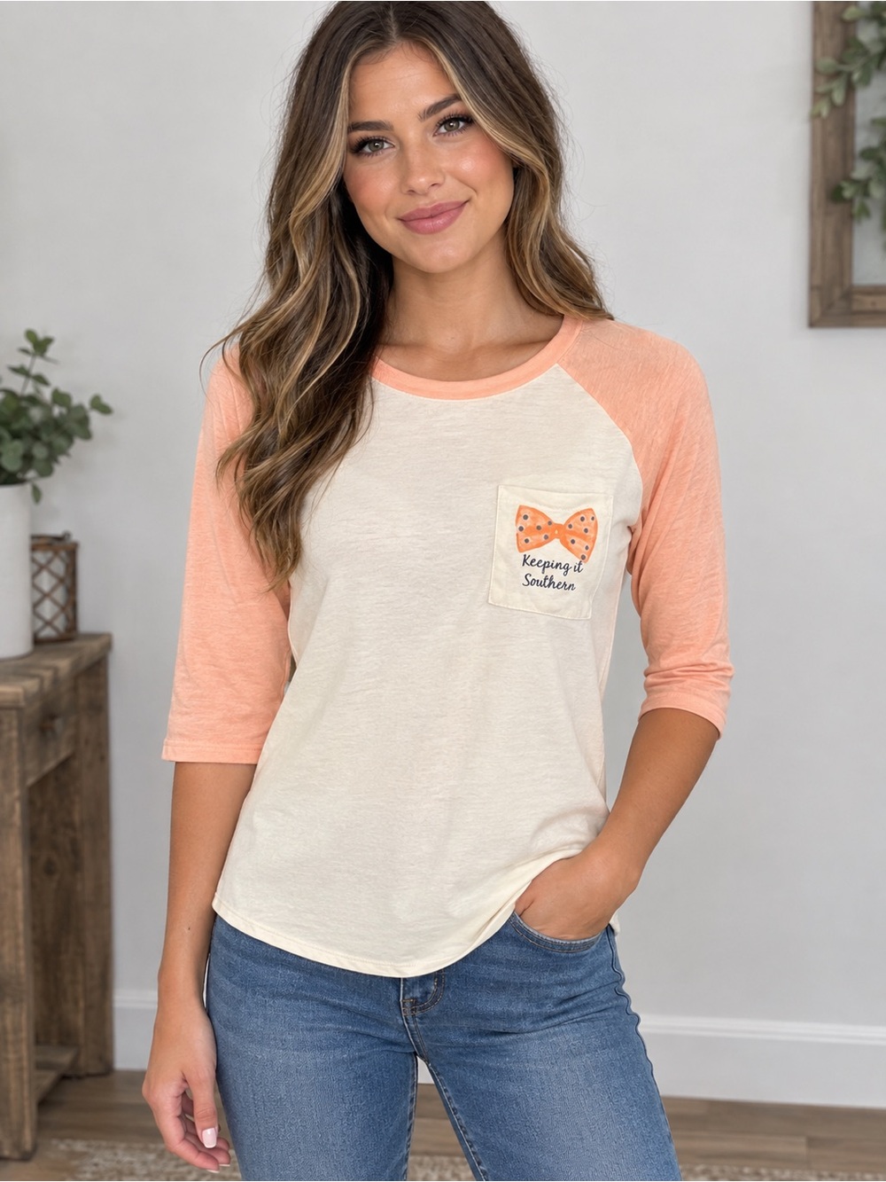Women XS Cream/Peach Raglan 3/4 Sleeve Pocket Crew Neck Graphic Tee